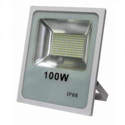 Proyector 100w 6500k Smd Quiron 7900lm 120º Blanco 30x35x6,5<p>Proyector led serie QUIRON realizado en aluminio color blanco. Tiene unas medidas de 30x35x6,5 centímetros y un peso neto de 2565 gramos. Su potencia de luz es de 100 watios, 7900 lúmenes y 6500ºK. Tiene un índice de protección IP66 y un ángulo de luz de 120º.</p>